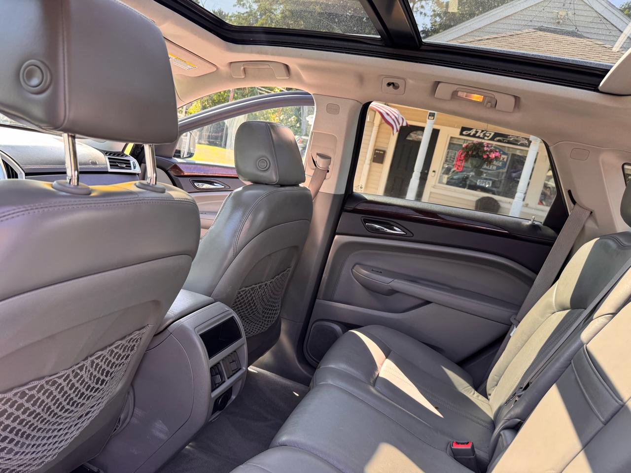Cadillac SRX AWD 4dr Luxury Collection 2010