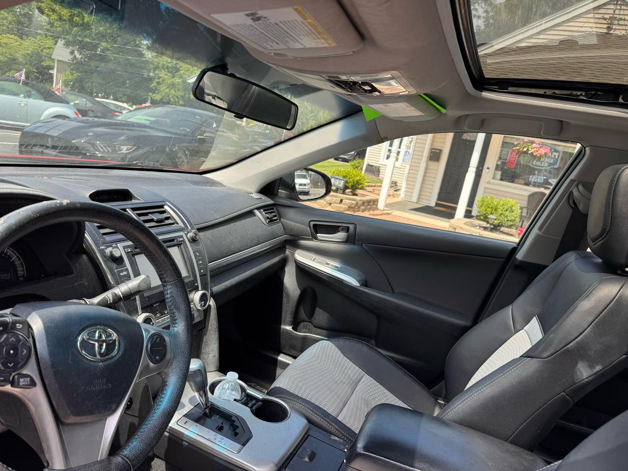 Toyota Camry 4dr Sdn I4 Auto XLE (Natl) 2013