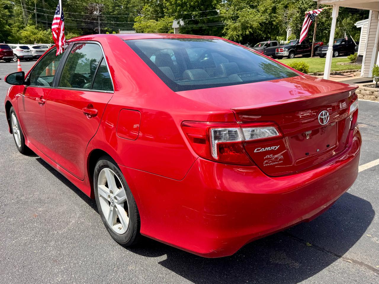 Toyota Camry 4dr Sdn I4 Auto XLE (Natl) 2013