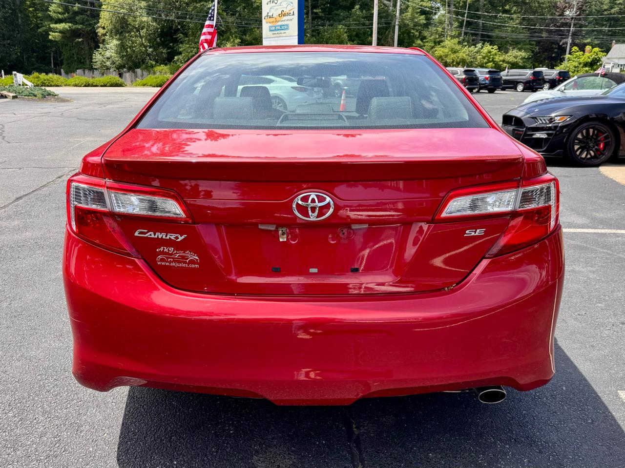Toyota Camry 4dr Sdn I4 Auto XLE (Natl) 2013