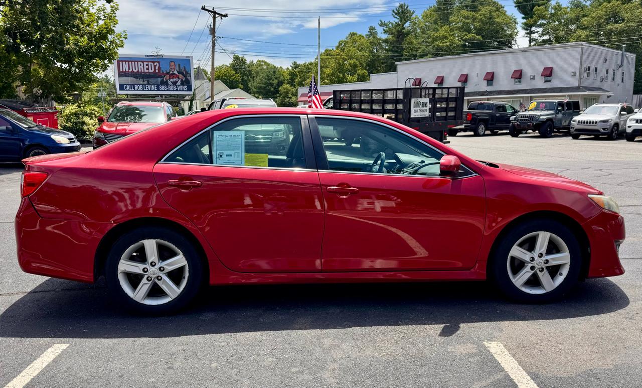 Toyota Camry 4dr Sdn I4 Auto XLE (Natl) 2013