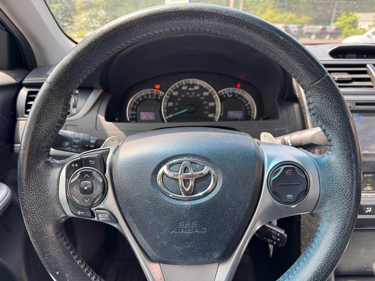 Toyota Camry 4dr Sdn I4 Auto XLE (Natl) 2013