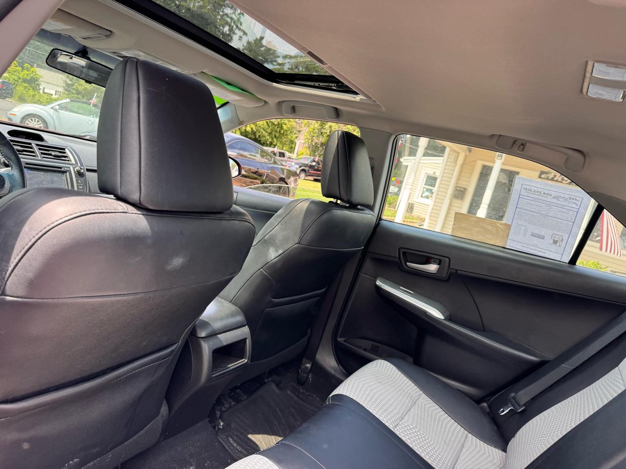 Toyota Camry 4dr Sdn I4 Auto XLE (Natl) 2013