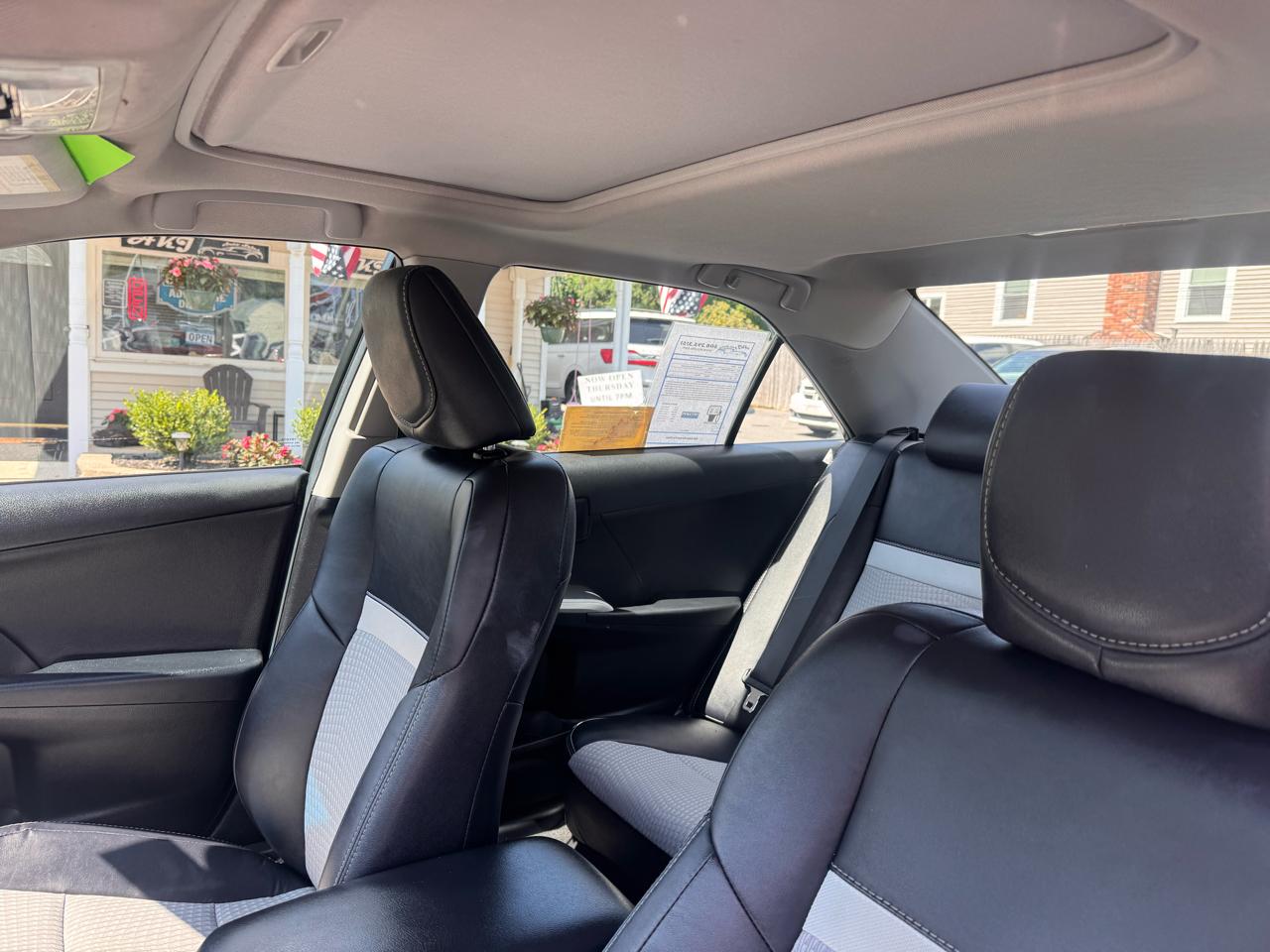 Toyota Camry 4dr Sdn I4 Auto XLE (Natl) 2013