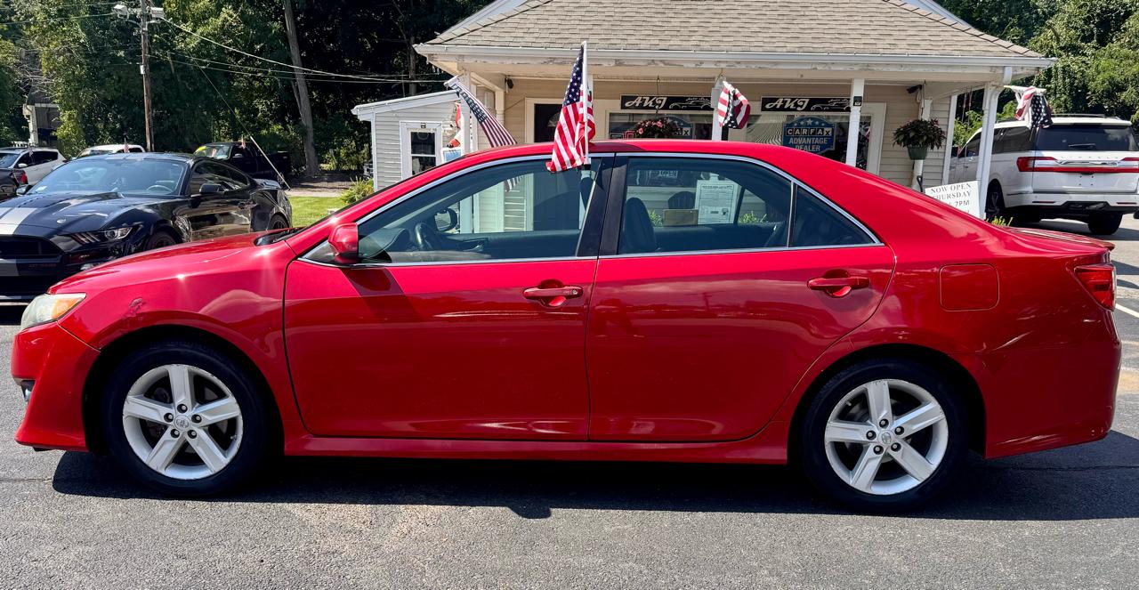 Toyota Camry 4dr Sdn I4 Auto XLE (Natl) 2013