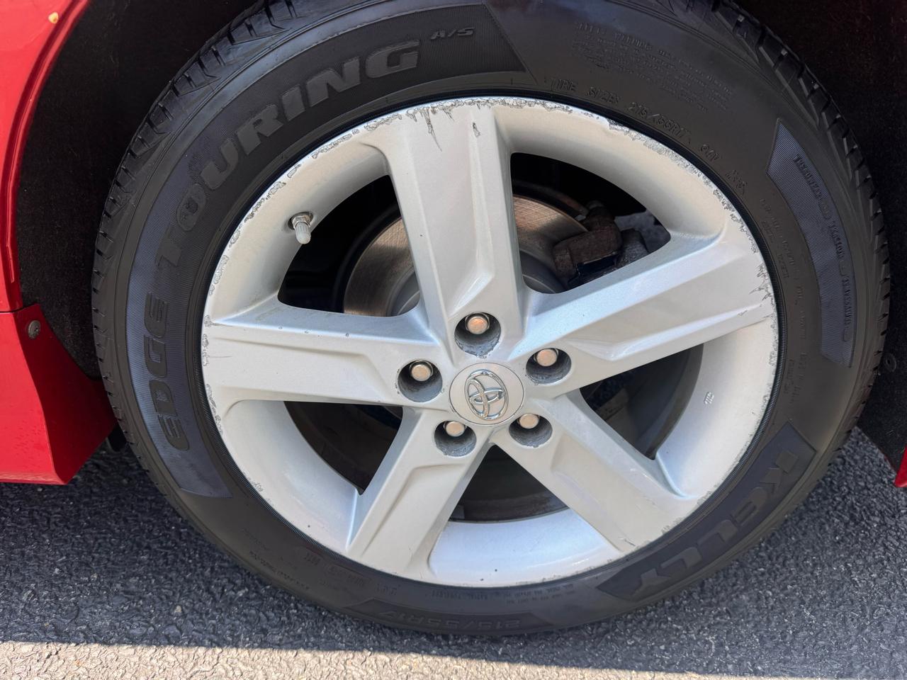 Toyota Camry 4dr Sdn I4 Auto XLE (Natl) 2013