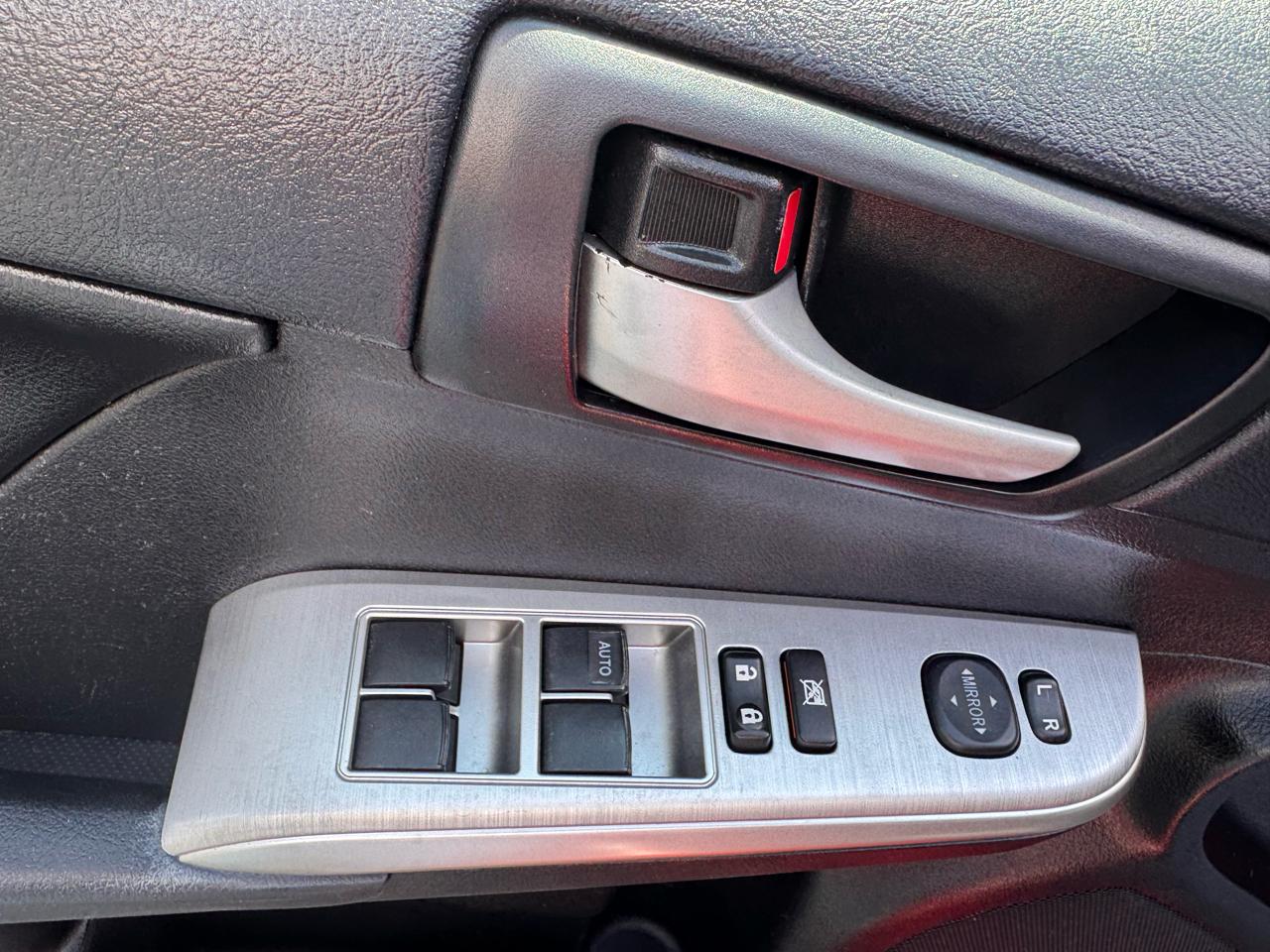 Toyota Camry 4dr Sdn I4 Auto XLE (Natl) 2013