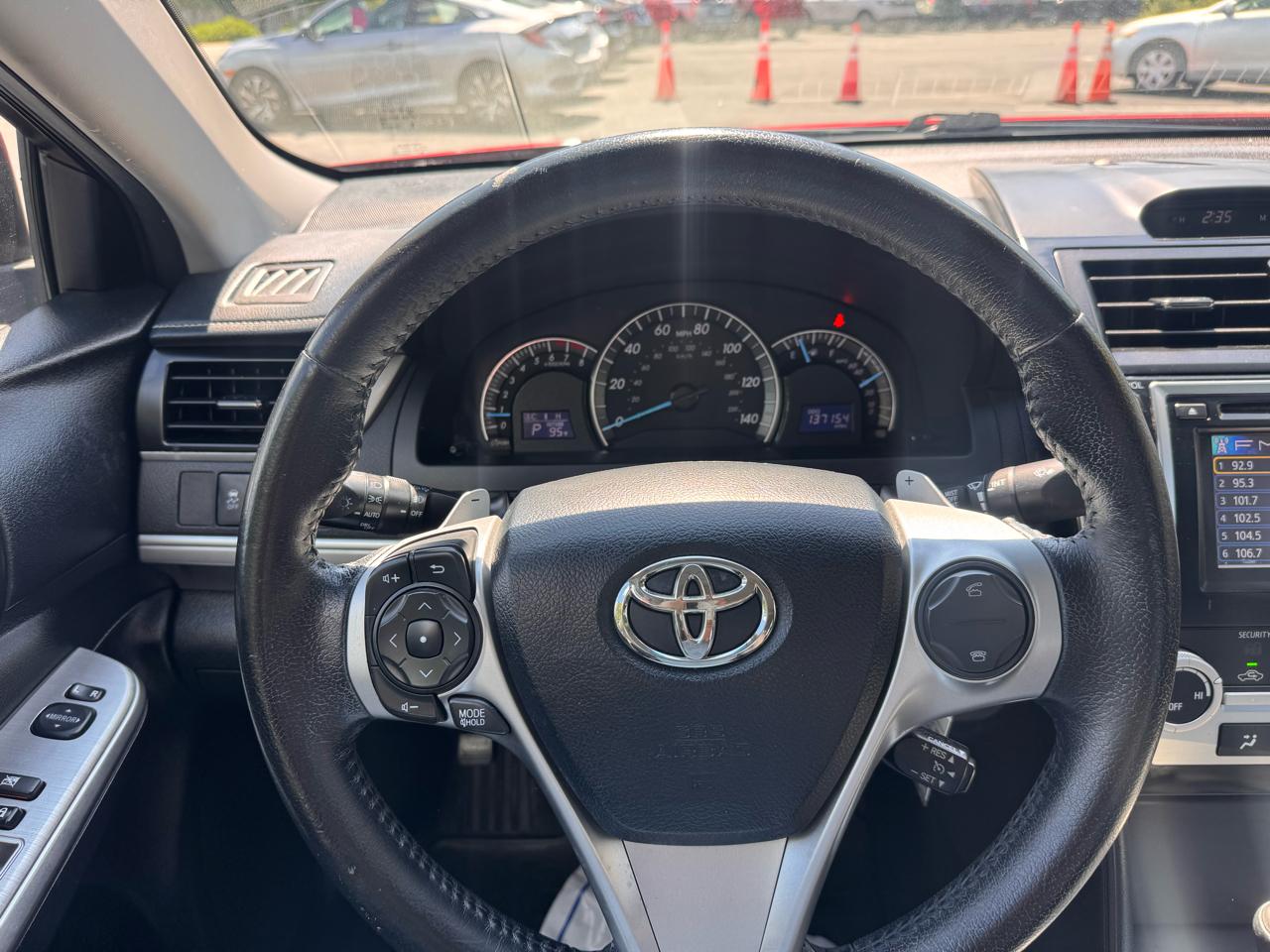 Toyota Camry 4dr Sdn I4 Auto XLE (Natl) 2013