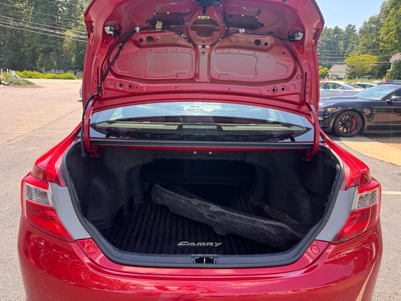 Toyota Camry 4dr Sdn I4 Auto XLE (Natl) 2013