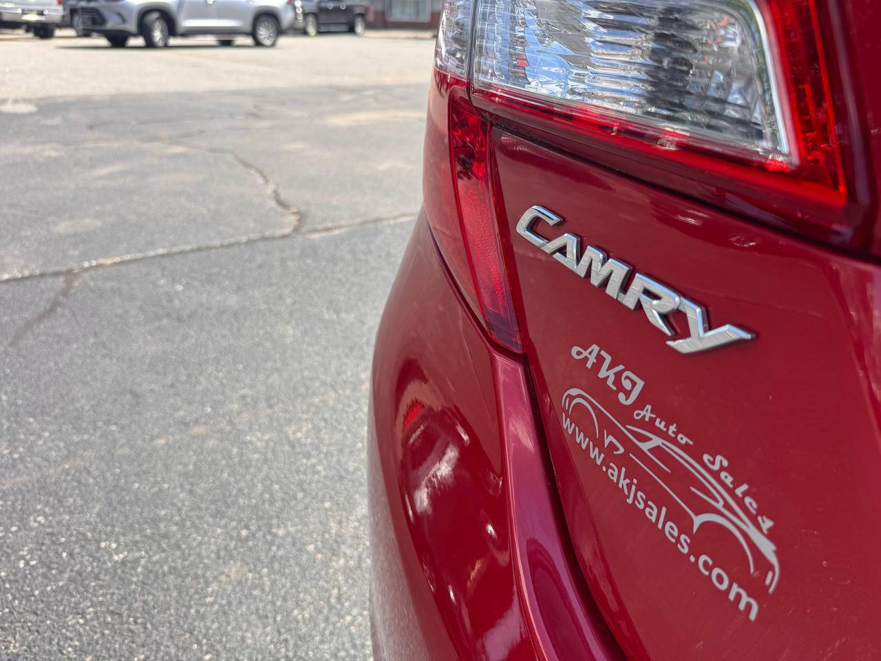 Toyota Camry 4dr Sdn I4 Auto XLE (Natl) 2013