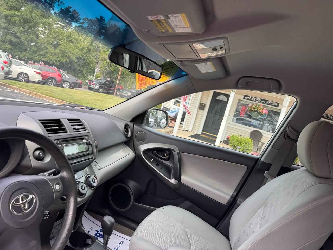 Toyota RAV4 4WD 4dr I4 (Natl) 2012