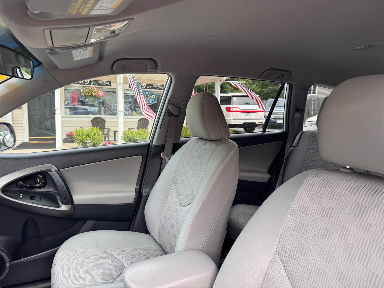 Toyota RAV4 4WD 4dr I4 (Natl) 2012