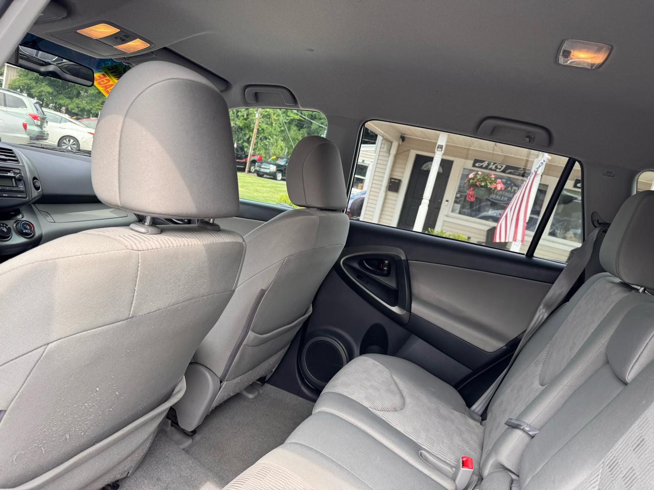 Toyota RAV4 4WD 4dr I4 (Natl) 2012