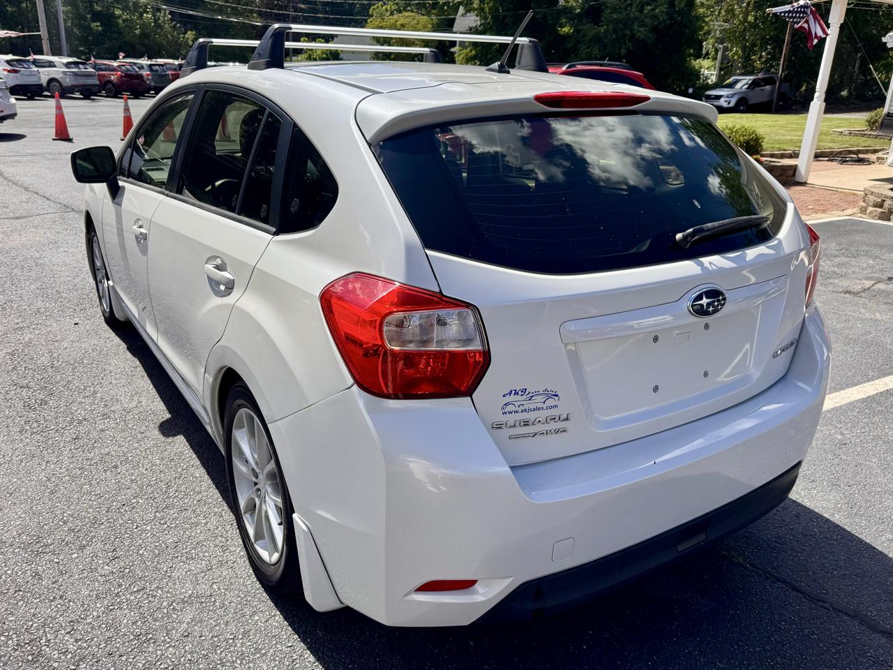 Subaru Impreza Wagon 5dr Auto 2.0i Premium 2014