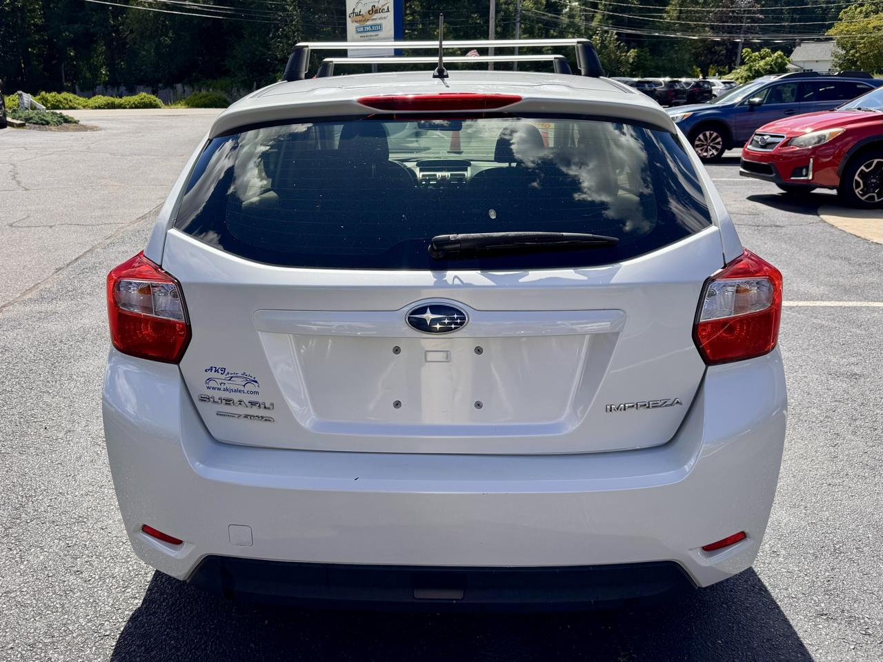 Subaru Impreza Wagon 5dr Auto 2.0i Premium 2014