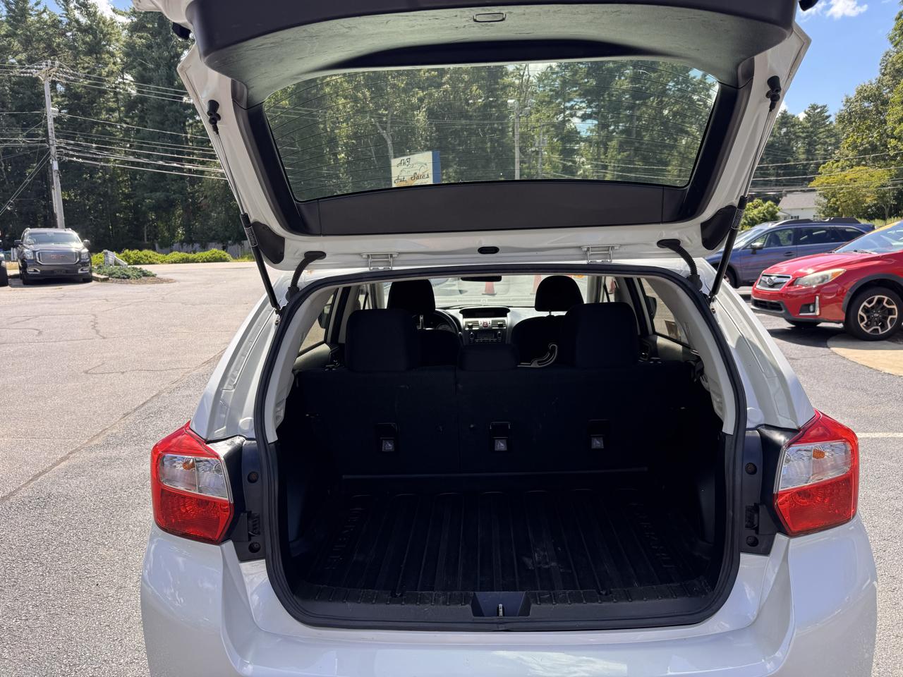 Subaru Impreza Wagon 5dr Auto 2.0i Premium 2014