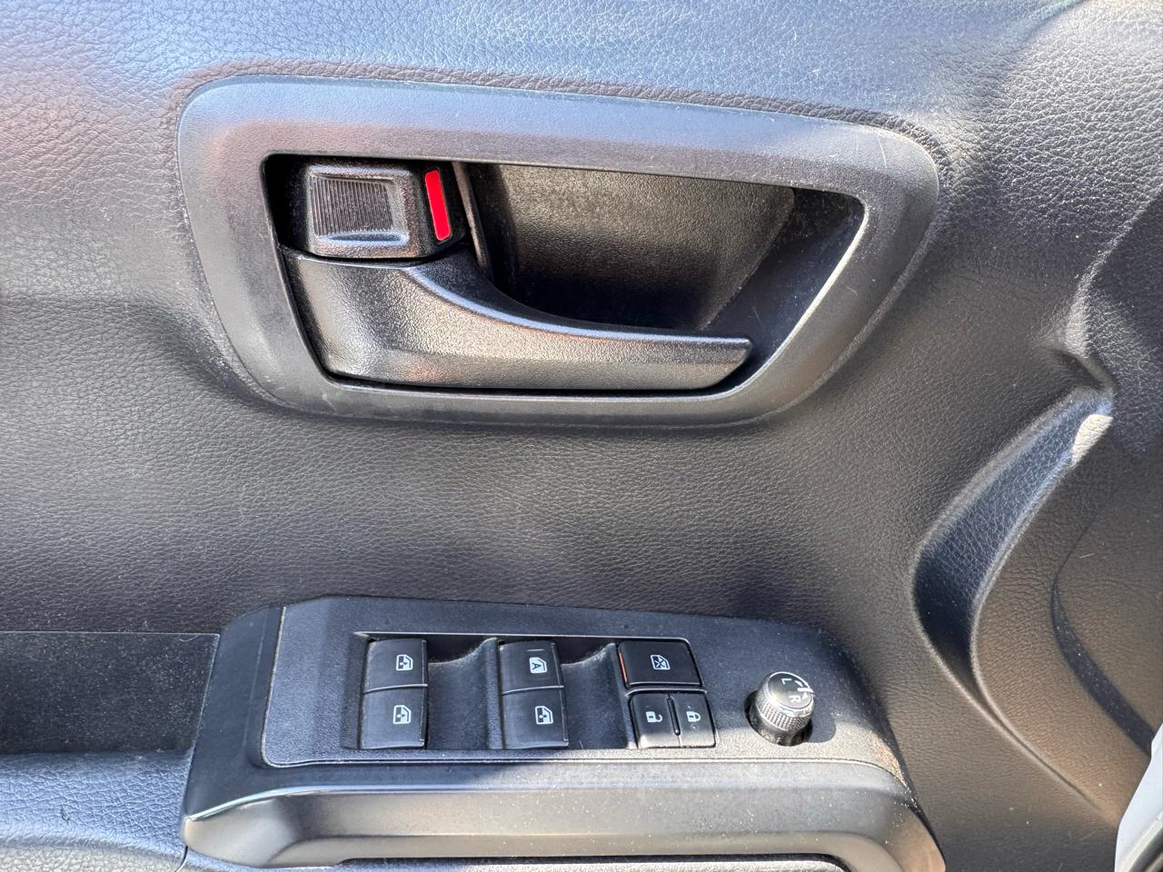 Toyota Tacoma SR5 Double Cab 5' Bed I4 4x2 AT (Natl) 2018