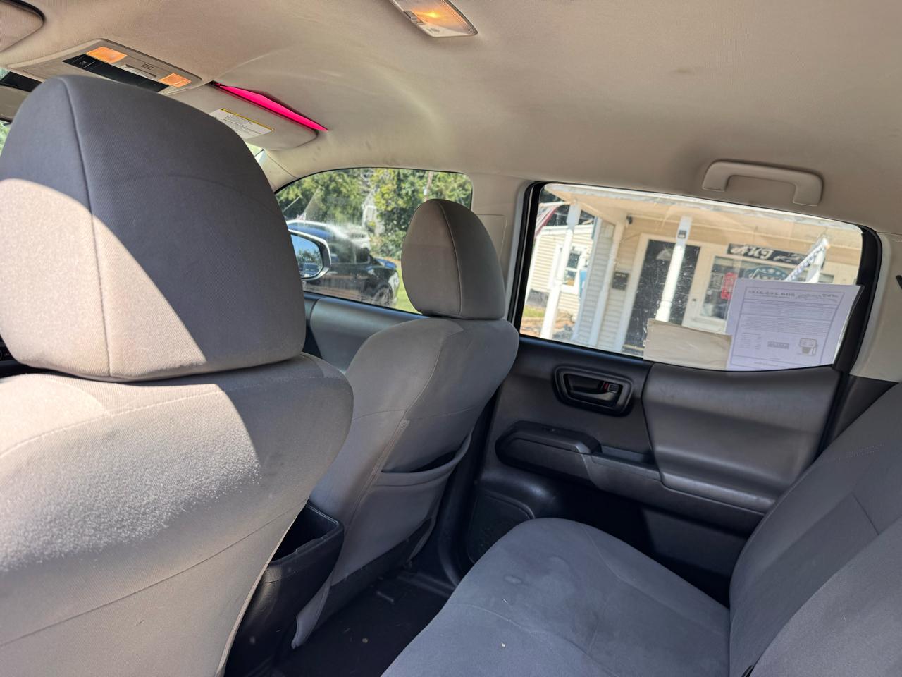 Toyota Tacoma SR5 Double Cab 5' Bed I4 4x2 AT (Natl) 2018