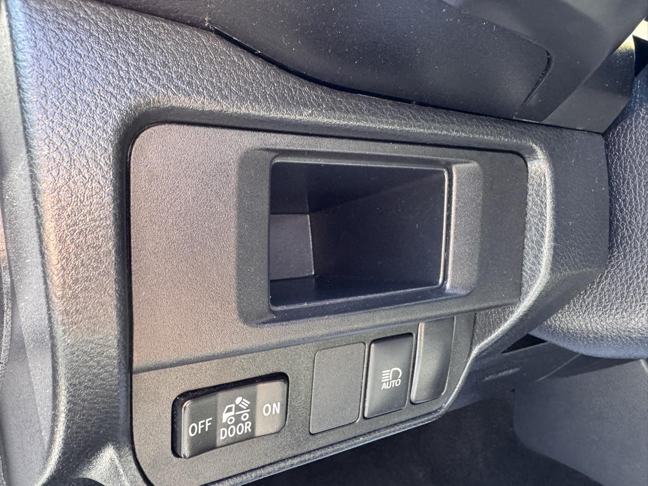Toyota Tacoma SR5 Double Cab 5' Bed I4 4x2 AT (Natl) 2018