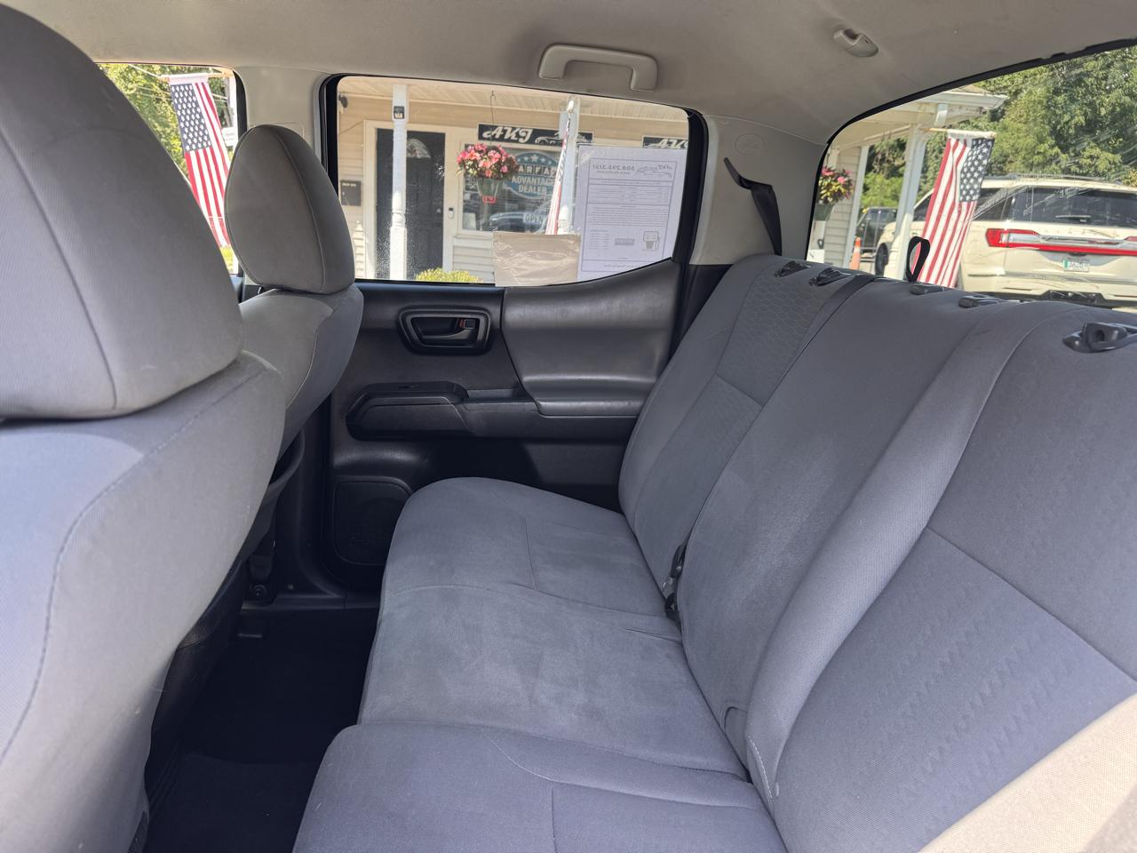 Toyota Tacoma SR5 Double Cab 5' Bed I4 4x2 AT (Natl) 2018
