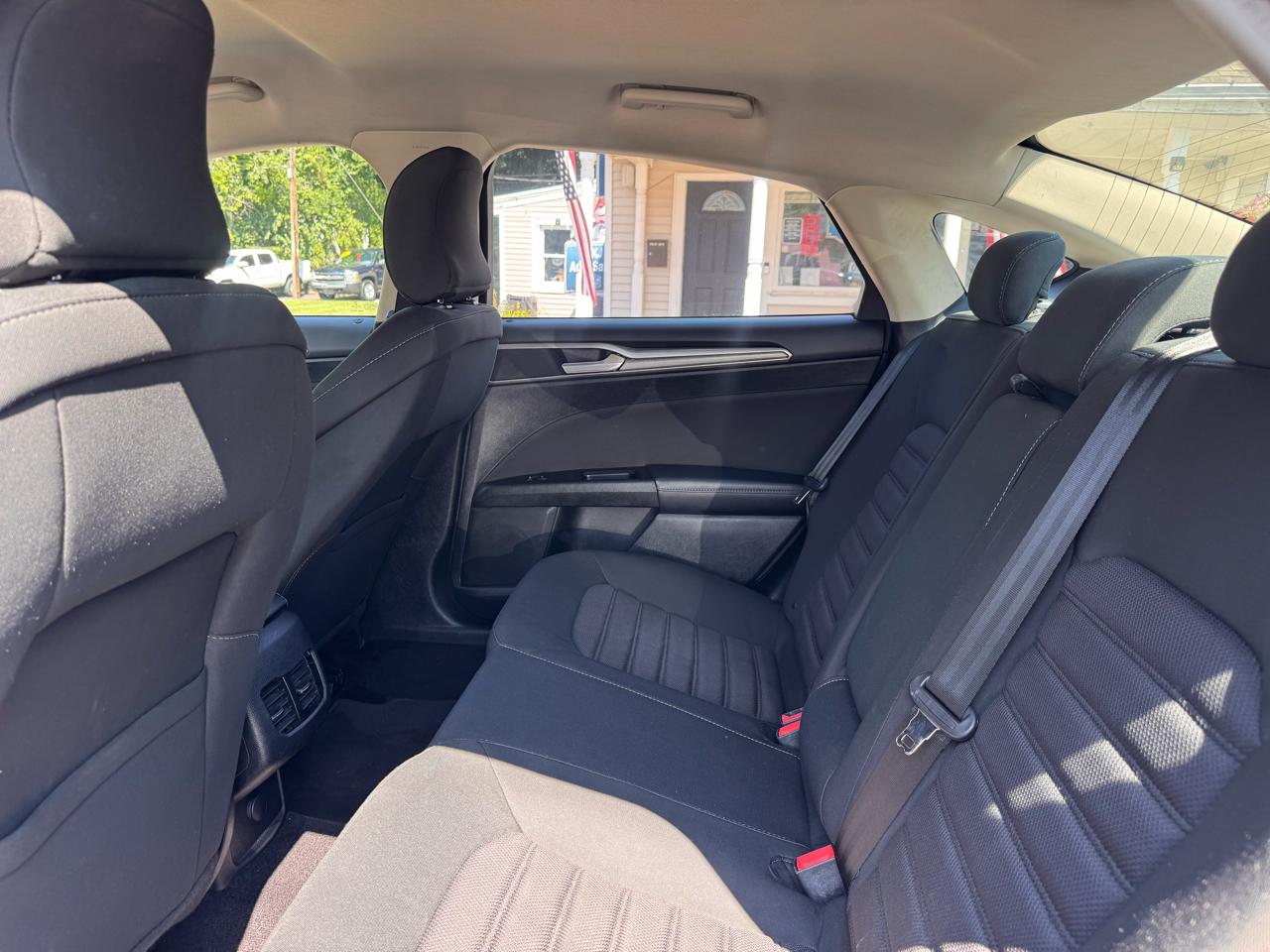 Ford Fusion SE FWD 2017