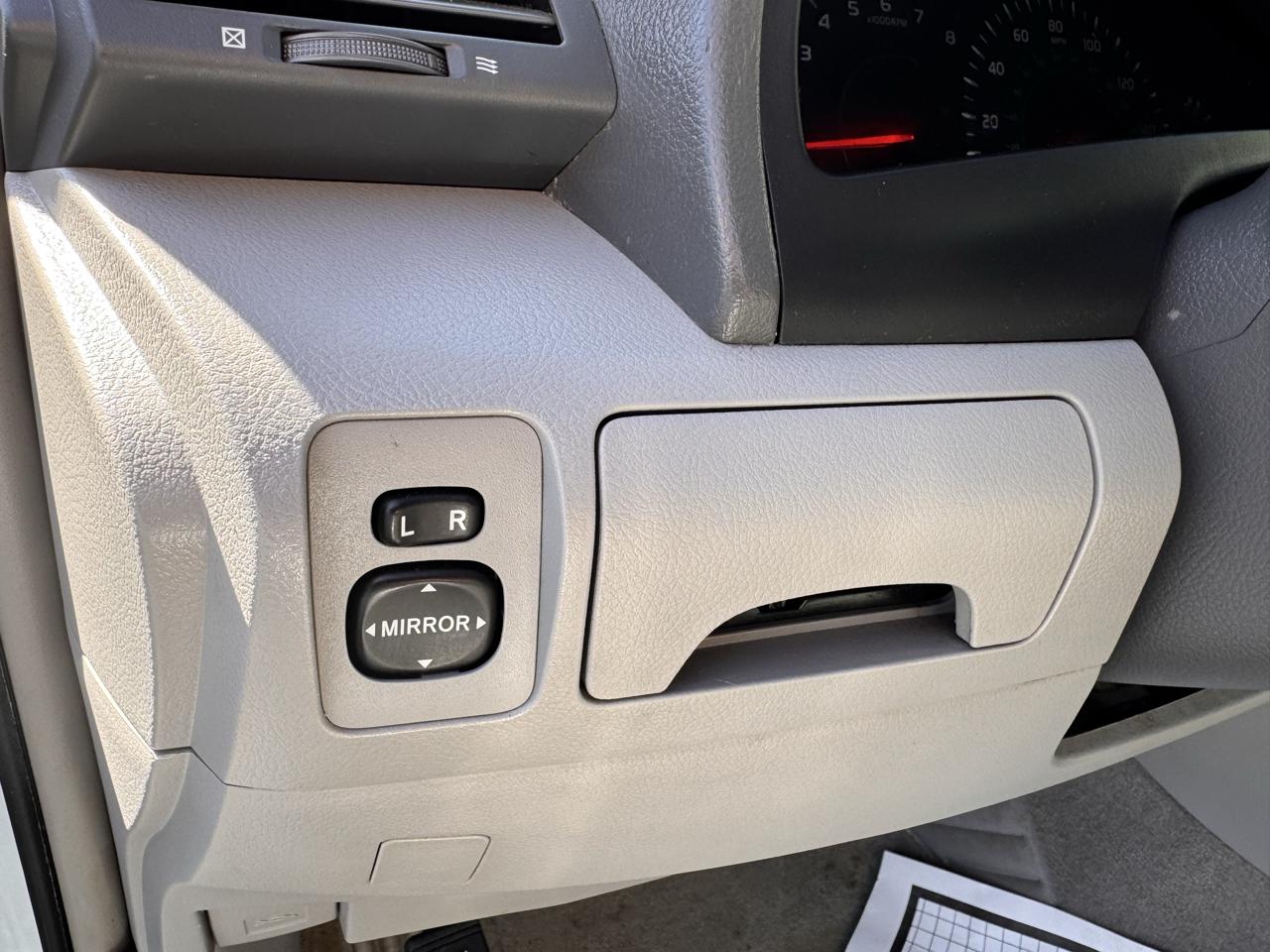Toyota Camry 4dr Sdn V6 Auto XLE (Natl) 2007