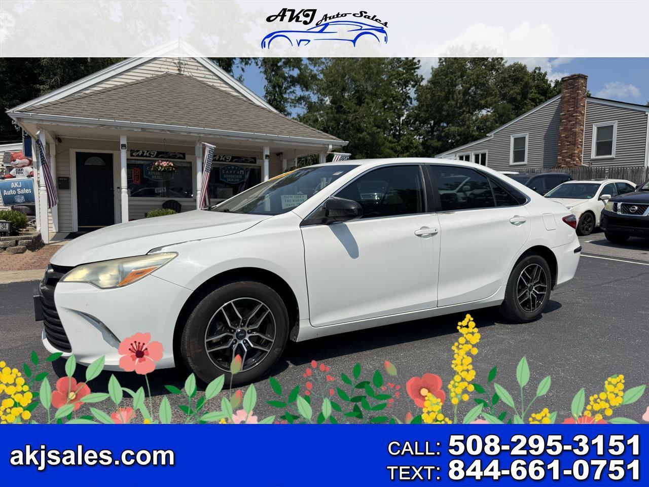 2015 Toyota Camry 4dr Sdn I4 Auto XLE (Natl)