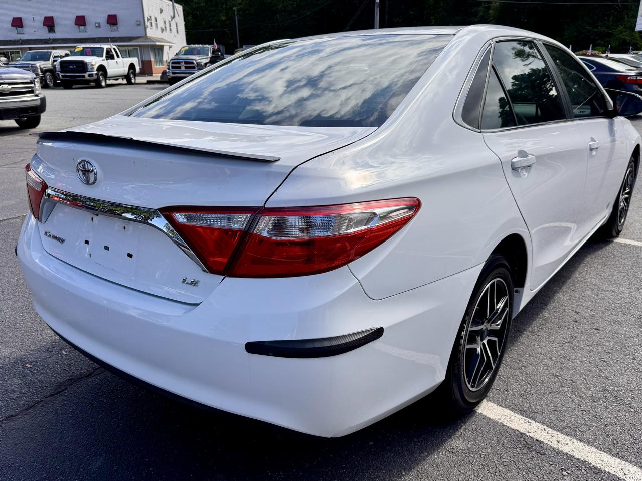 Toyota Camry 4dr Sdn I4 Auto XLE (Natl) 2015