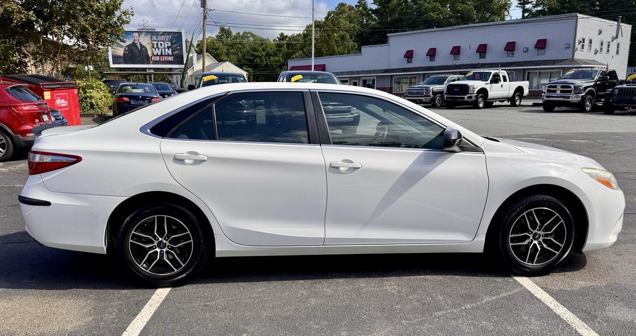 Toyota Camry 4dr Sdn I4 Auto XLE (Natl) 2015