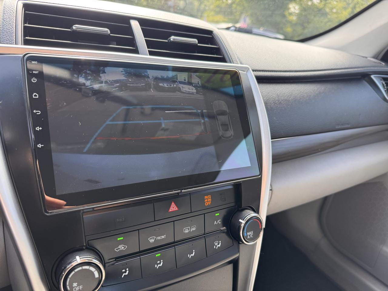 Toyota Camry 4dr Sdn I4 Auto XLE (Natl) 2015