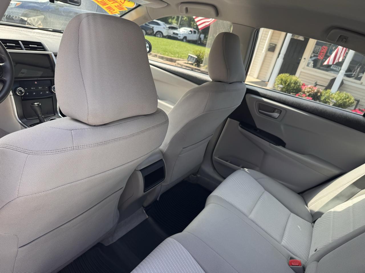 Toyota Camry 4dr Sdn I4 Auto XLE (Natl) 2015