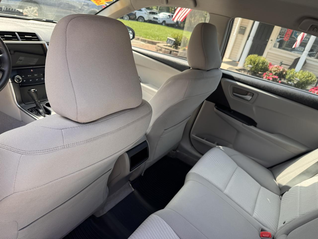 Toyota Camry 4dr Sdn I4 Auto XLE (Natl) 2015