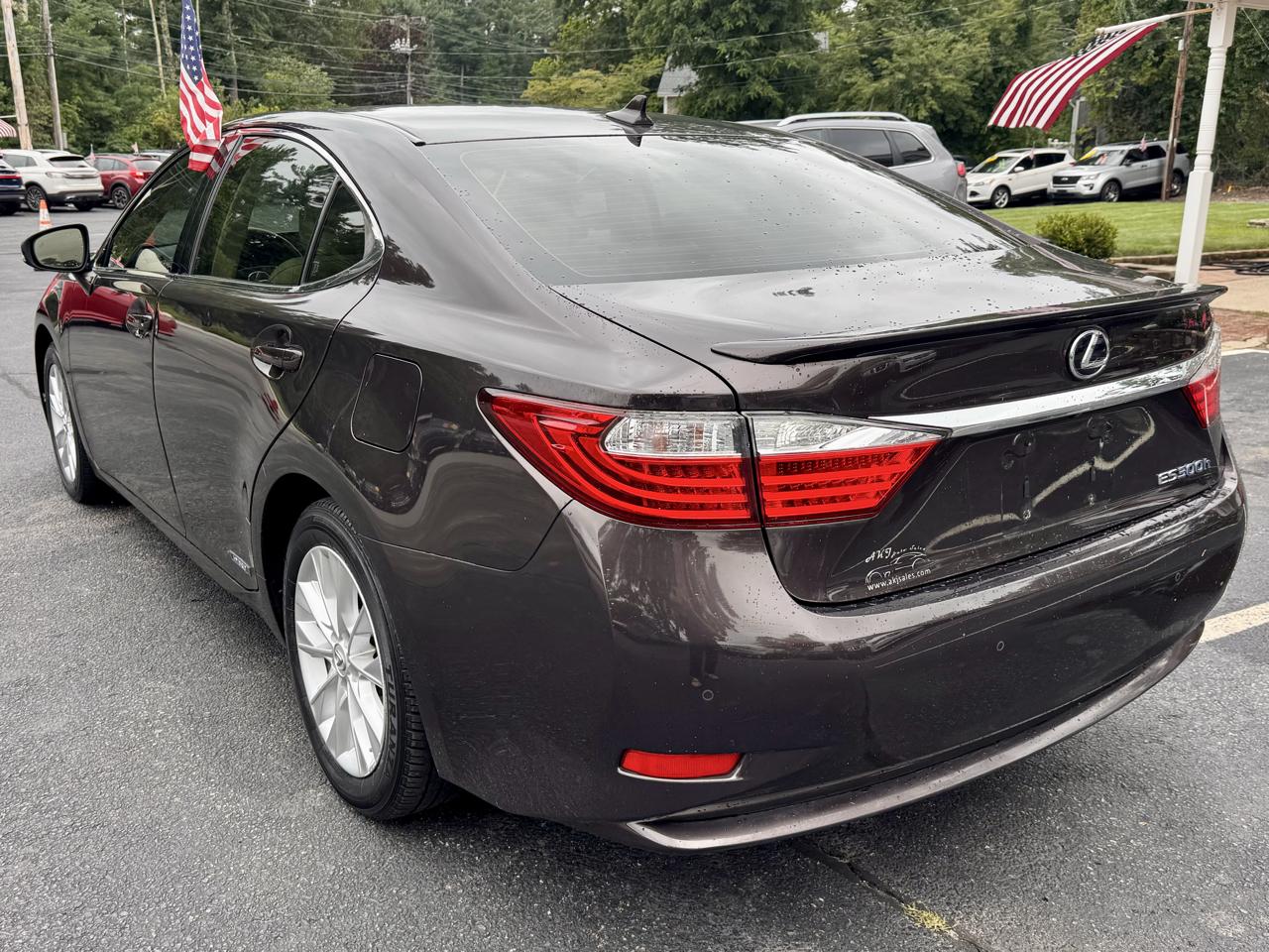 Lexus ES 300h 4dr Sdn Hybrid 2013