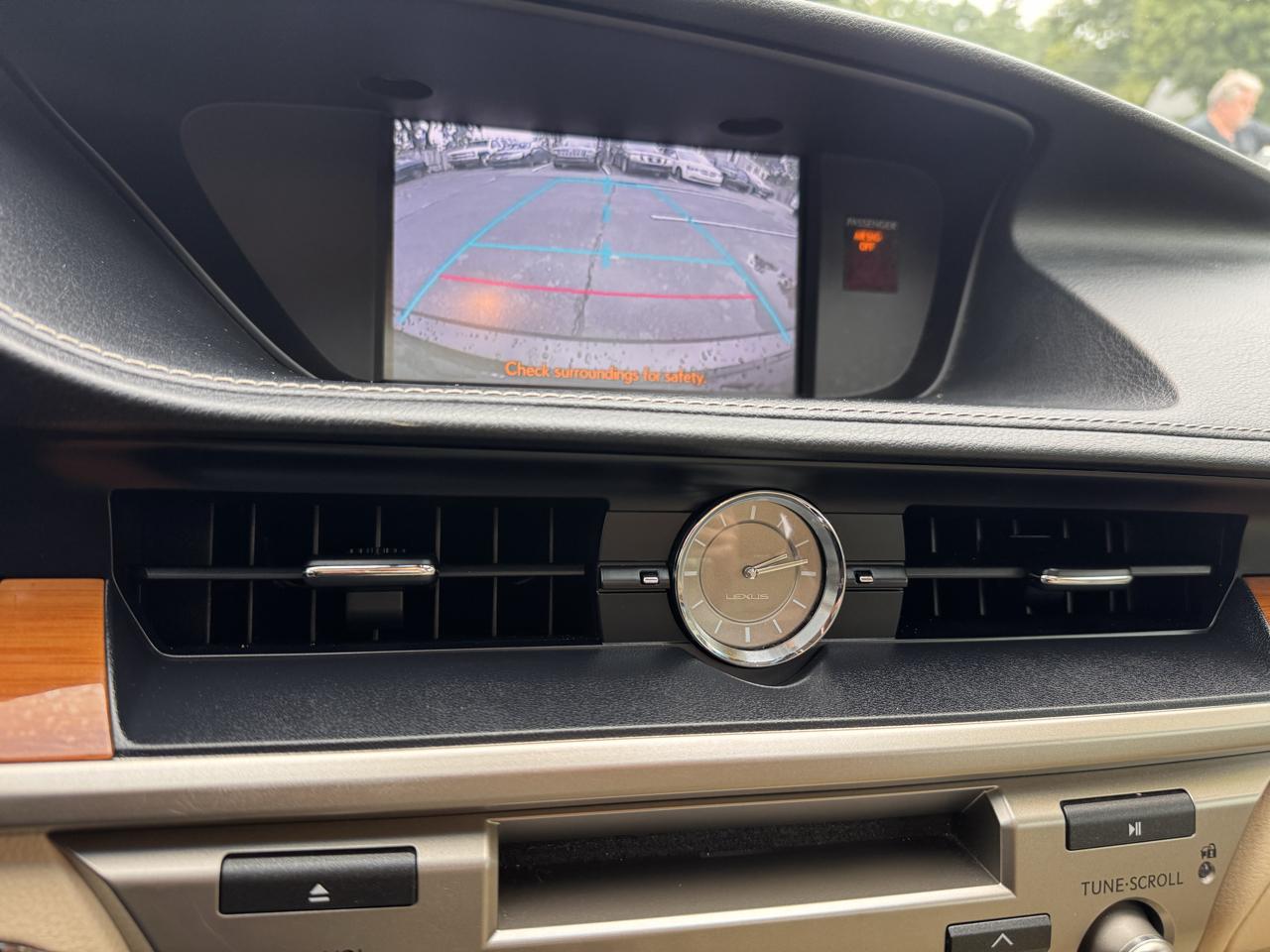Lexus ES 300h 4dr Sdn Hybrid 2013