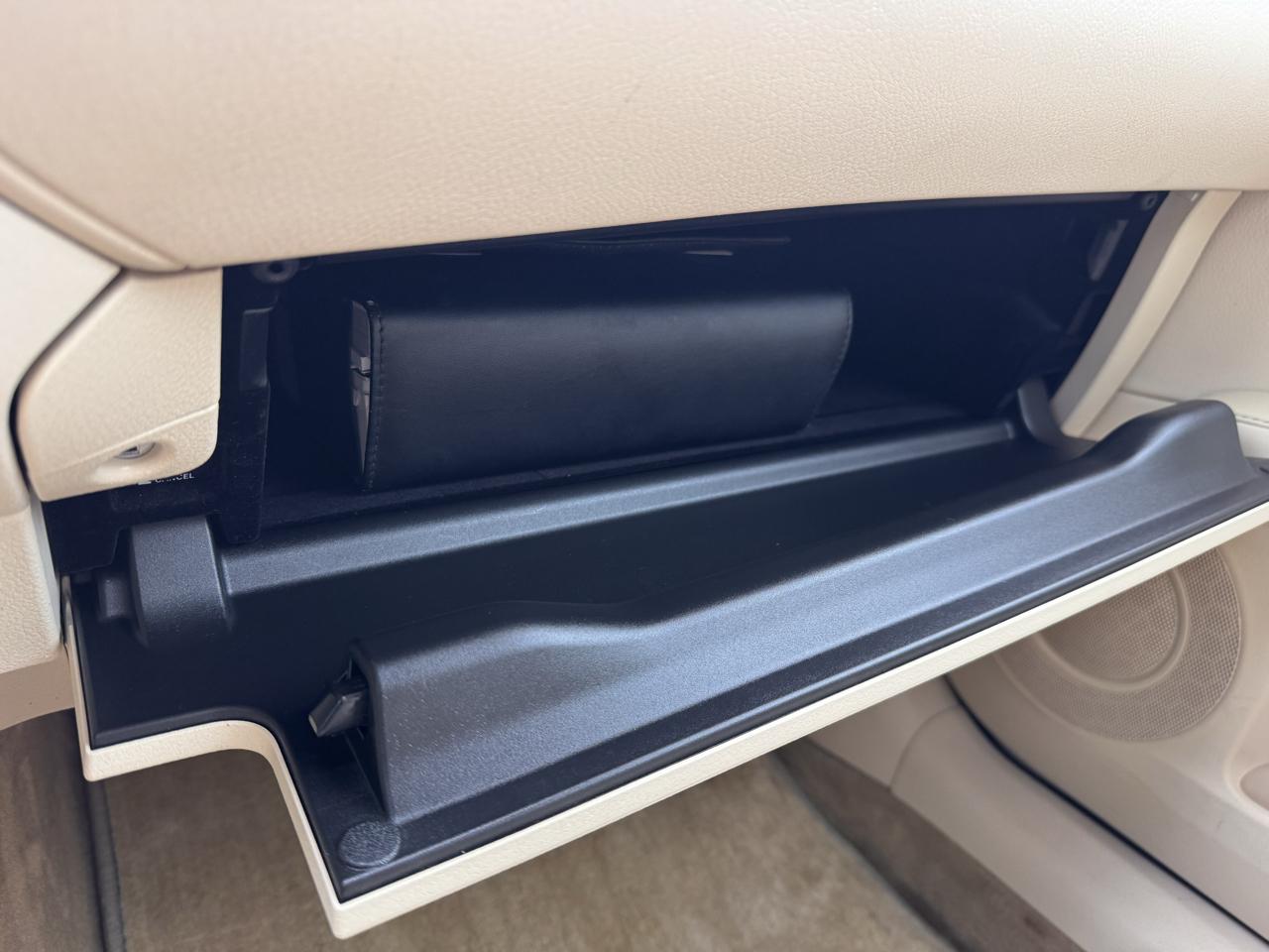 Lexus ES 300h 4dr Sdn Hybrid 2013