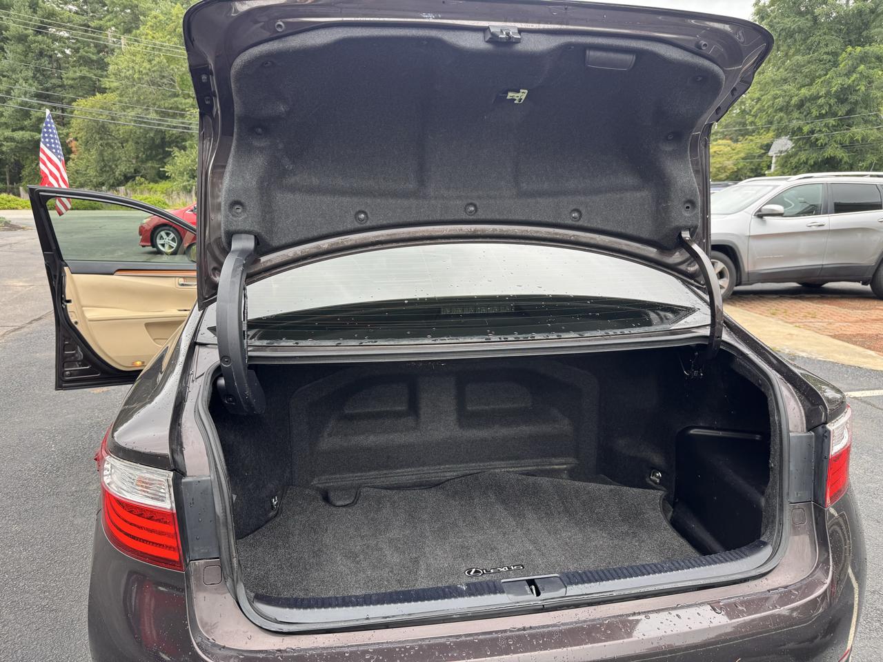 Lexus ES 300h 4dr Sdn Hybrid 2013