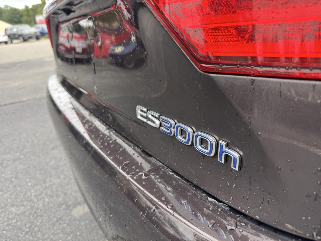 Lexus ES 300h 4dr Sdn Hybrid 2013