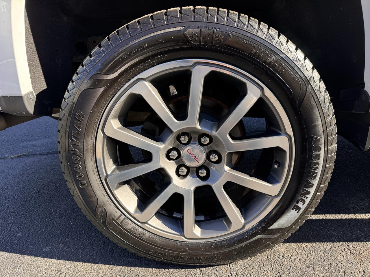 GMC Canyon 4WD Crew Cab 128.3" Denali 2018