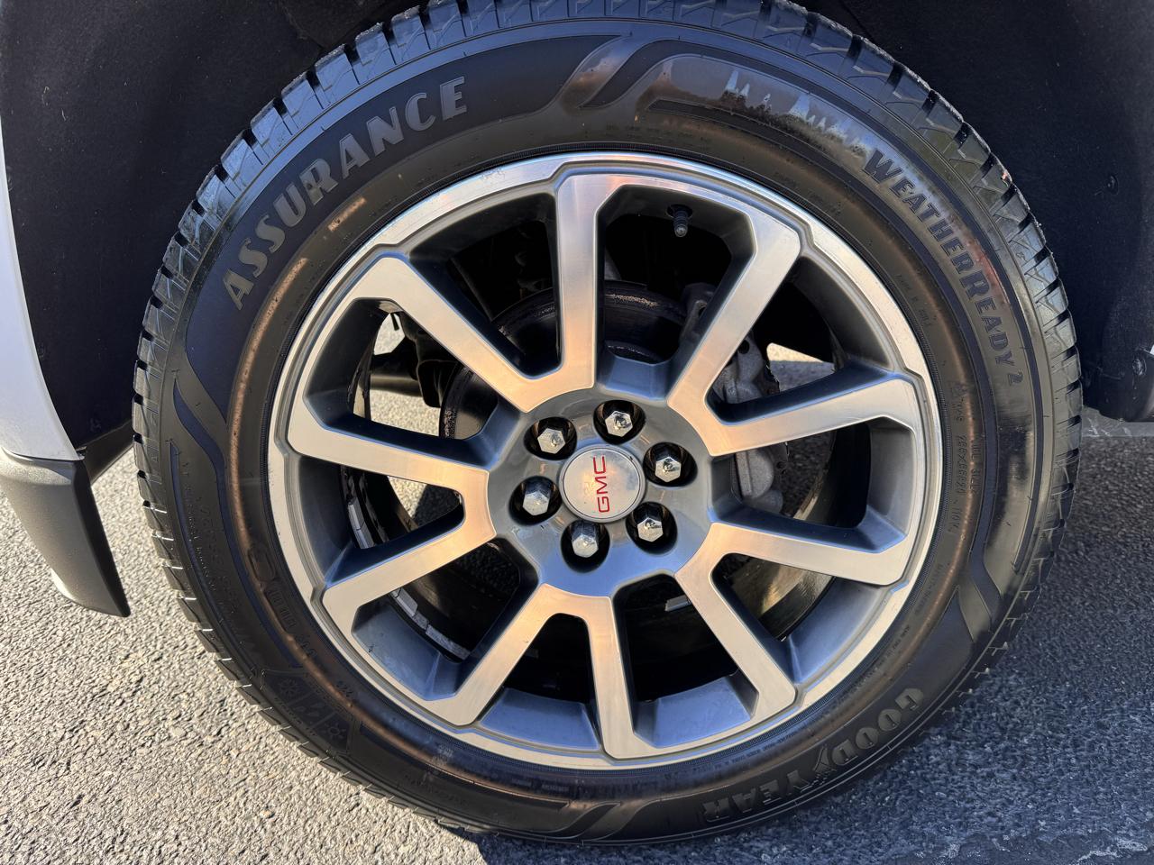 GMC Canyon 4WD Crew Cab 128.3" Denali 2018