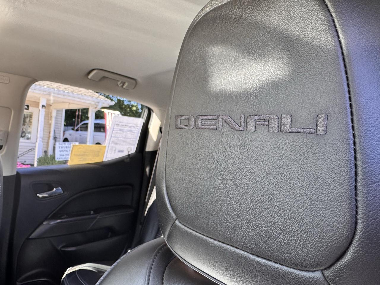 GMC Canyon 4WD Crew Cab 128.3" Denali 2018