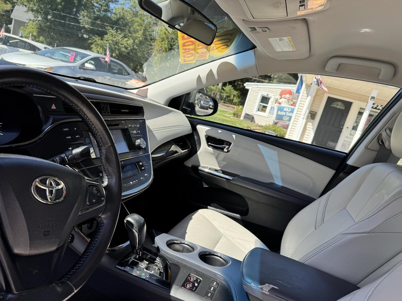 Toyota Avalon 4dr Sdn XLE Touring (Natl) 2015