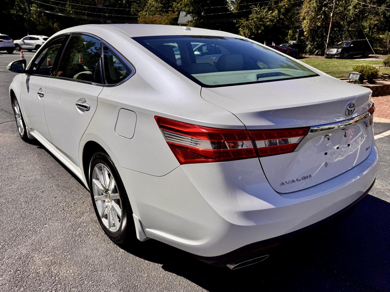 Toyota Avalon 4dr Sdn XLE Touring (Natl) 2015