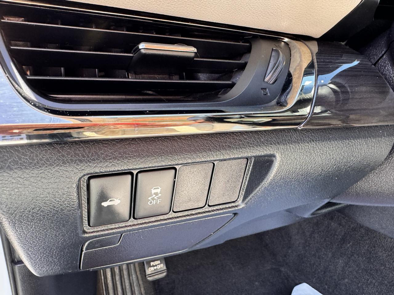 Toyota Avalon 4dr Sdn XLE Touring (Natl) 2015