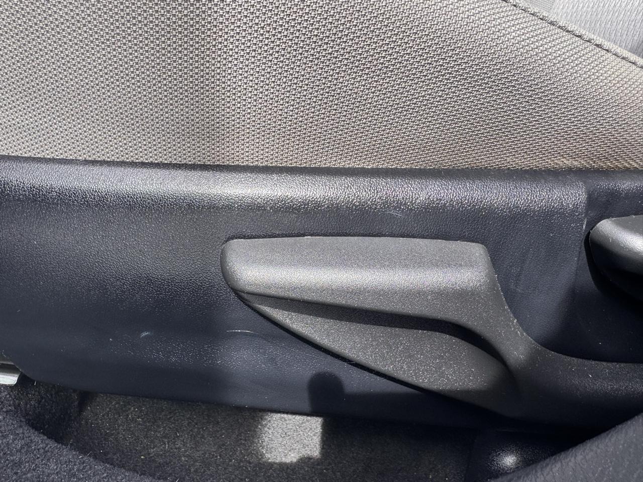 Toyota Corolla 4dr Sdn CVT LE Premium (Natl) 2014