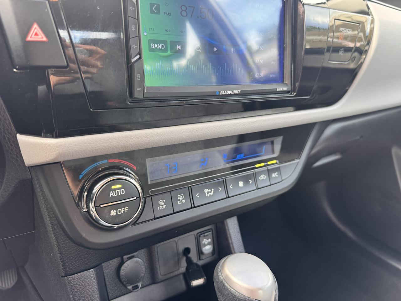Toyota Corolla 4dr Sdn CVT LE Premium (Natl) 2014