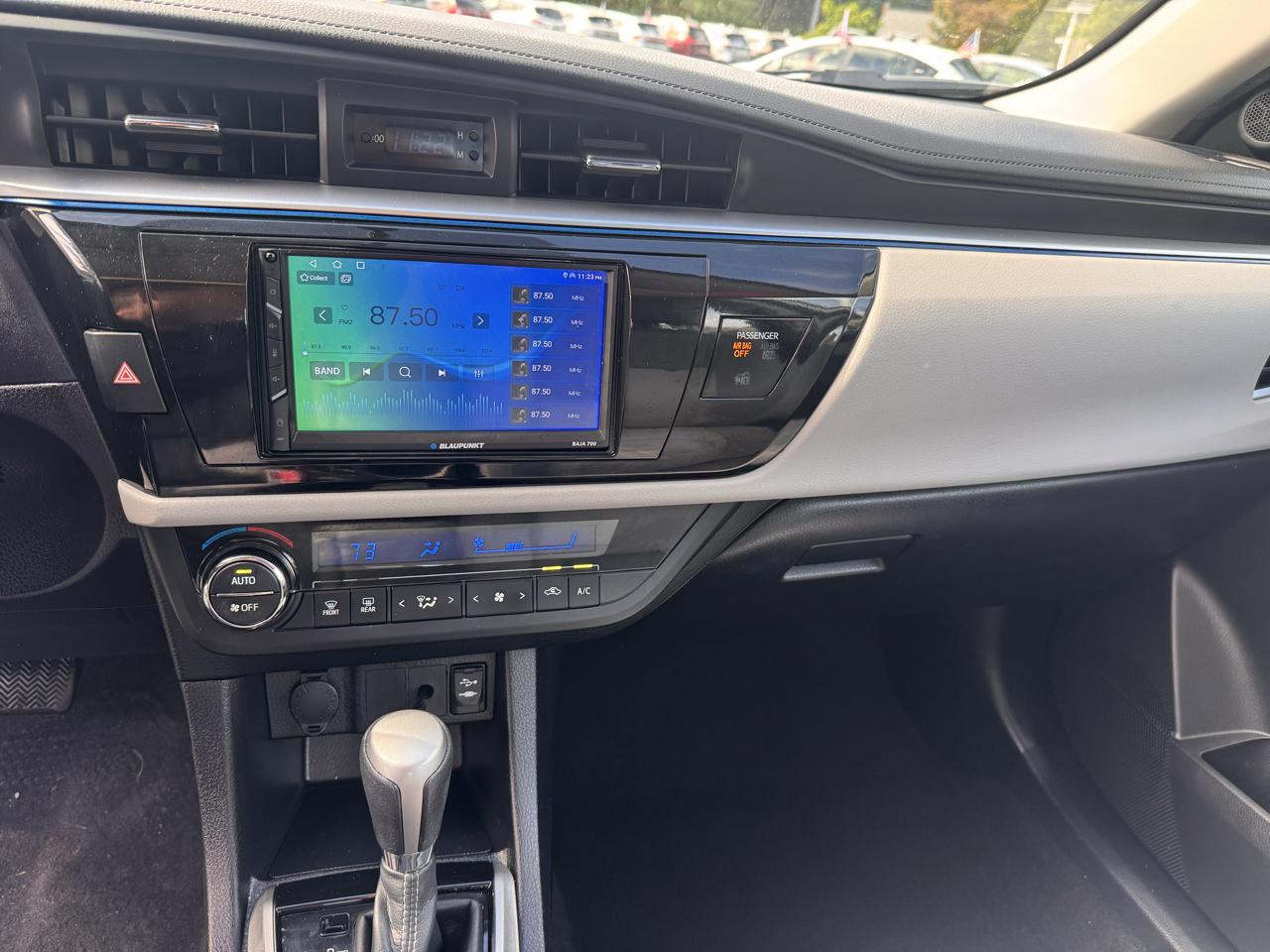Toyota Corolla 4dr Sdn CVT LE Premium (Natl) 2014