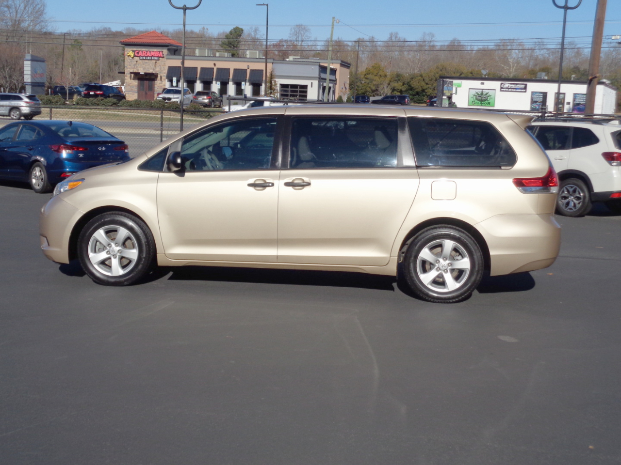 Toyota Sienna 5dr 7-Pass Van V6 FWD (Natl) 2011