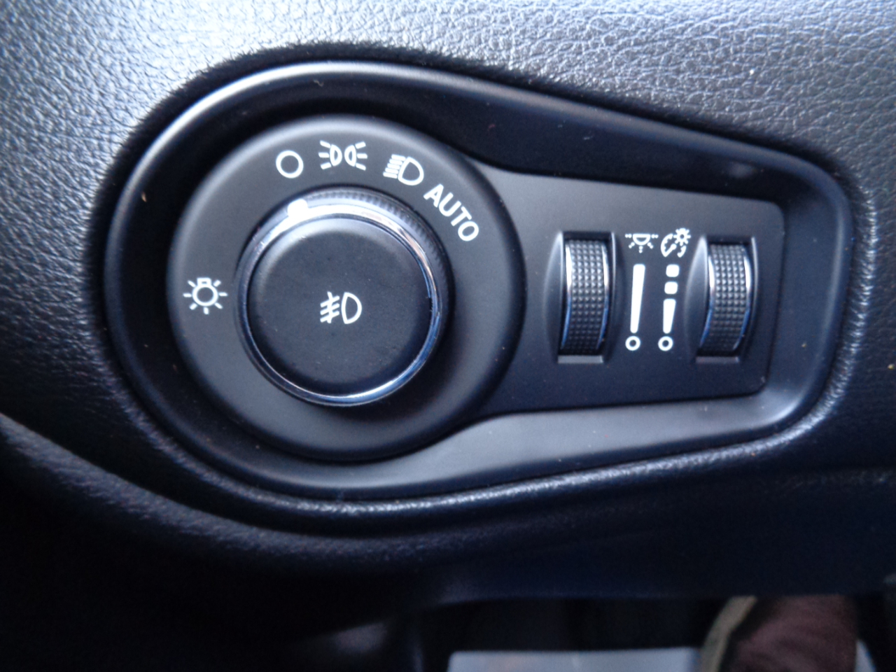 Jeep Renegade FWD 4dr Latitude 2015