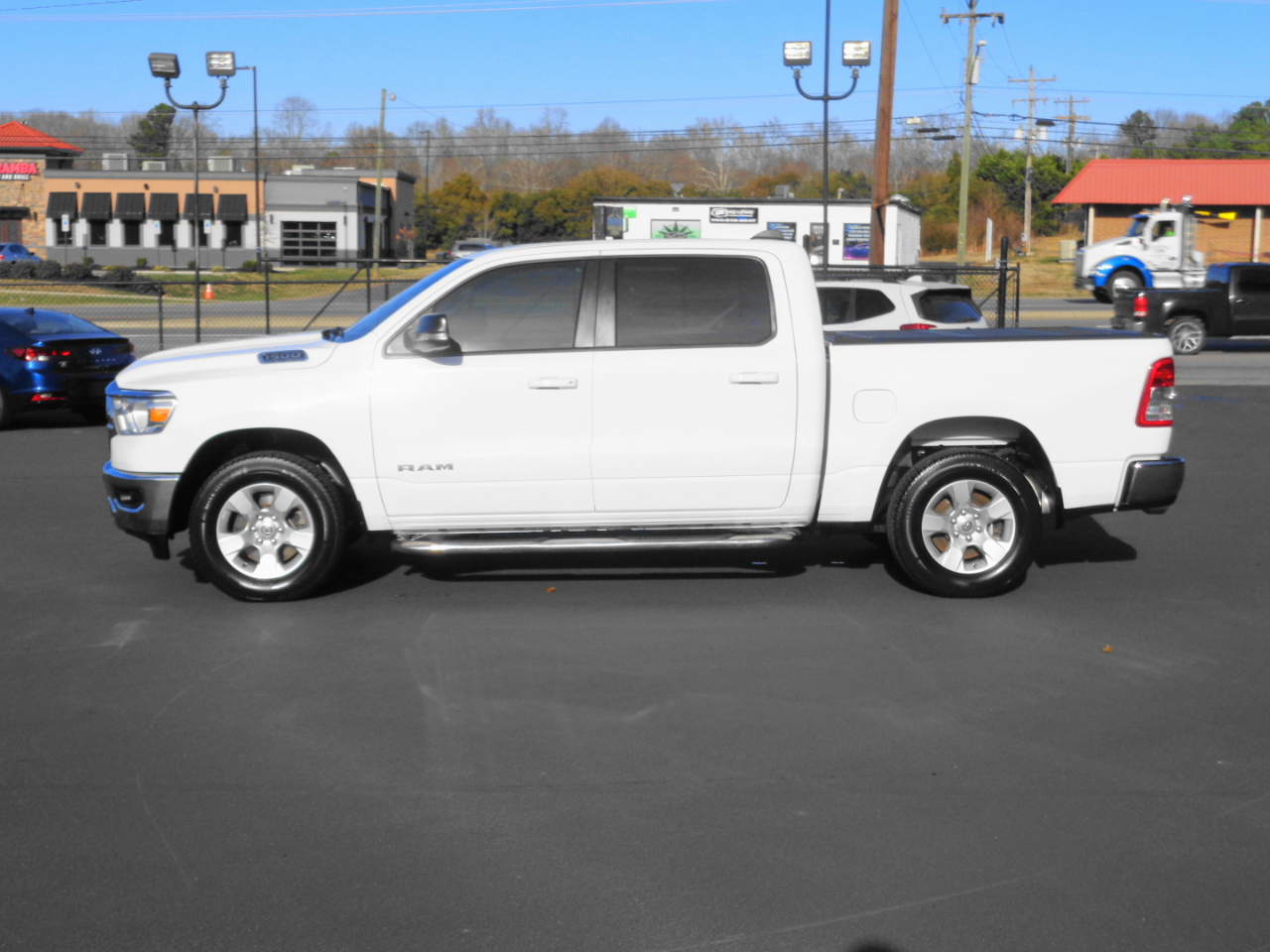 RAM 1500 Big Horn 4x4 Crew Cab 5'7" Box 2022