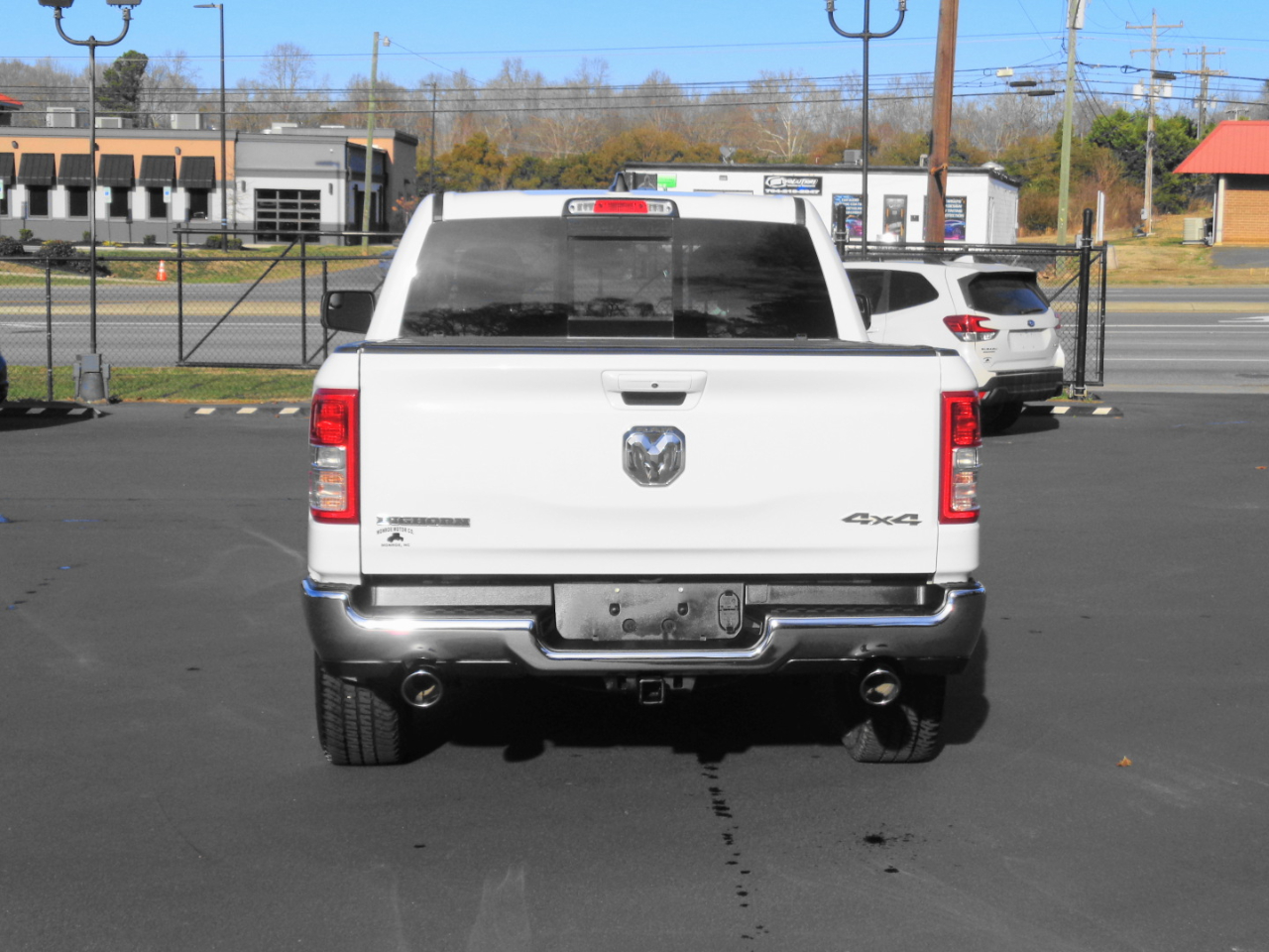 RAM 1500 Big Horn 4x4 Crew Cab 5'7" Box 2022